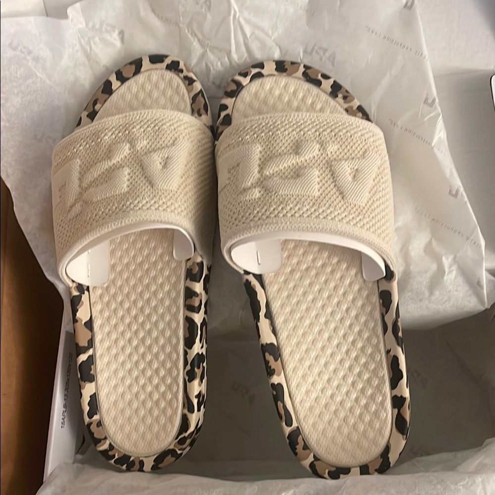 APL BL TECHLOOM SLIDE Parchment/Leopard Quilted Sandals with Textured Footbed - Picture 1 of 3